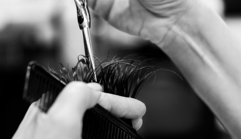 Corte de pelo moderno, arreglos, tratamientos capilares en cabina y mucho más.